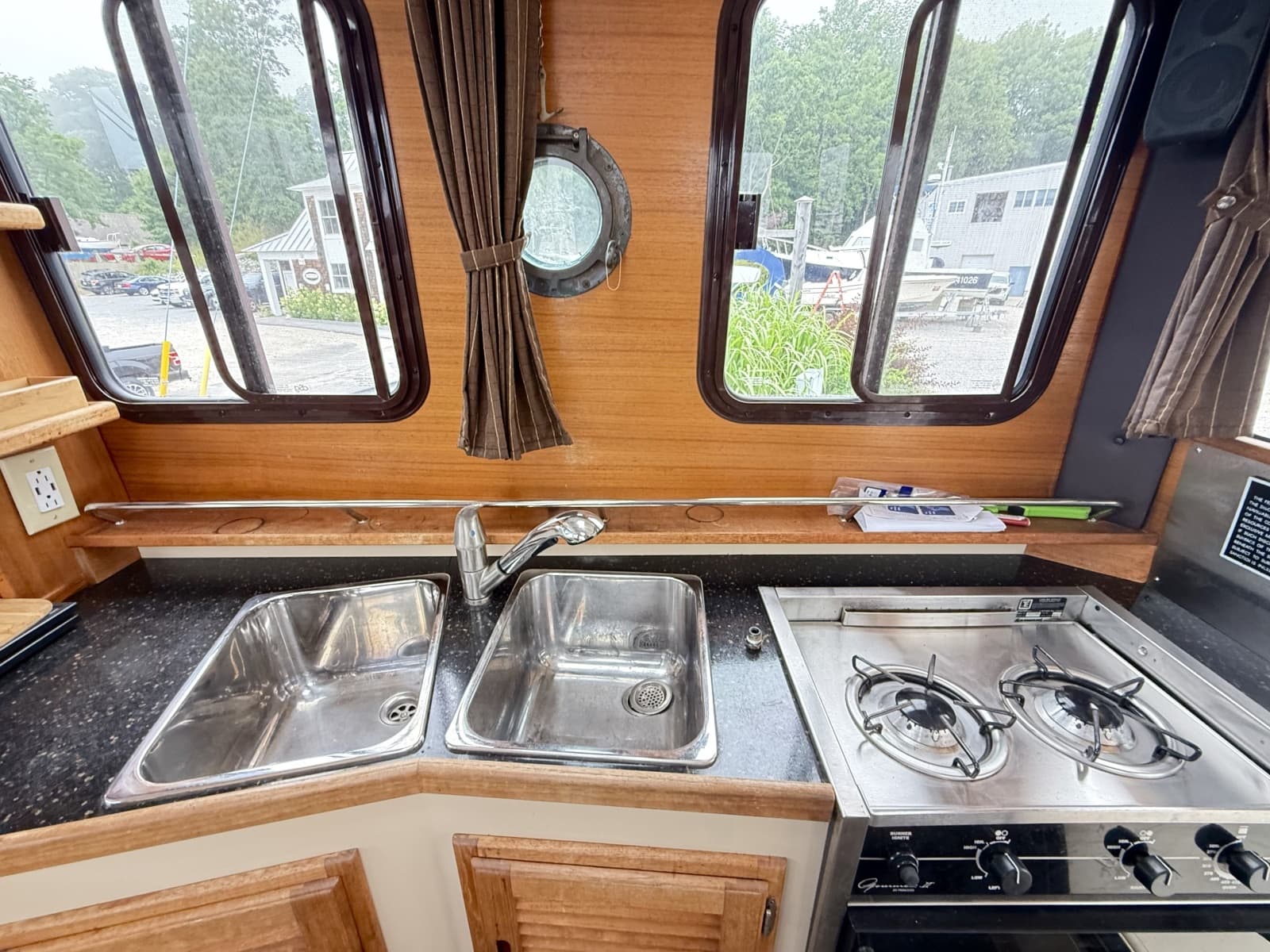 2013 Ranger Tugs R-31 S - Photo 22