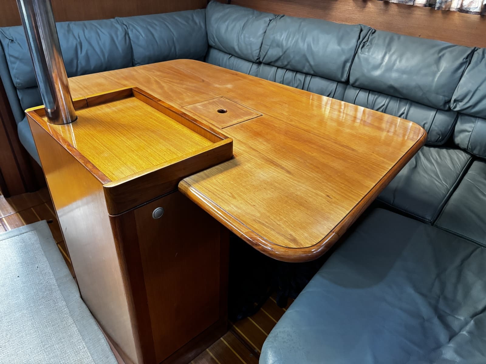 1999 Hunter 410 - Photo 17
