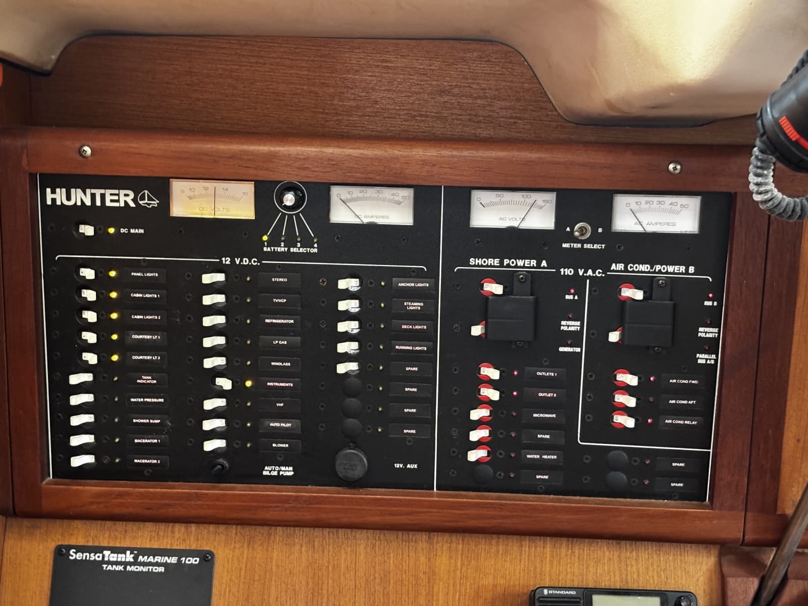 1999 Hunter 410 - Photo 23