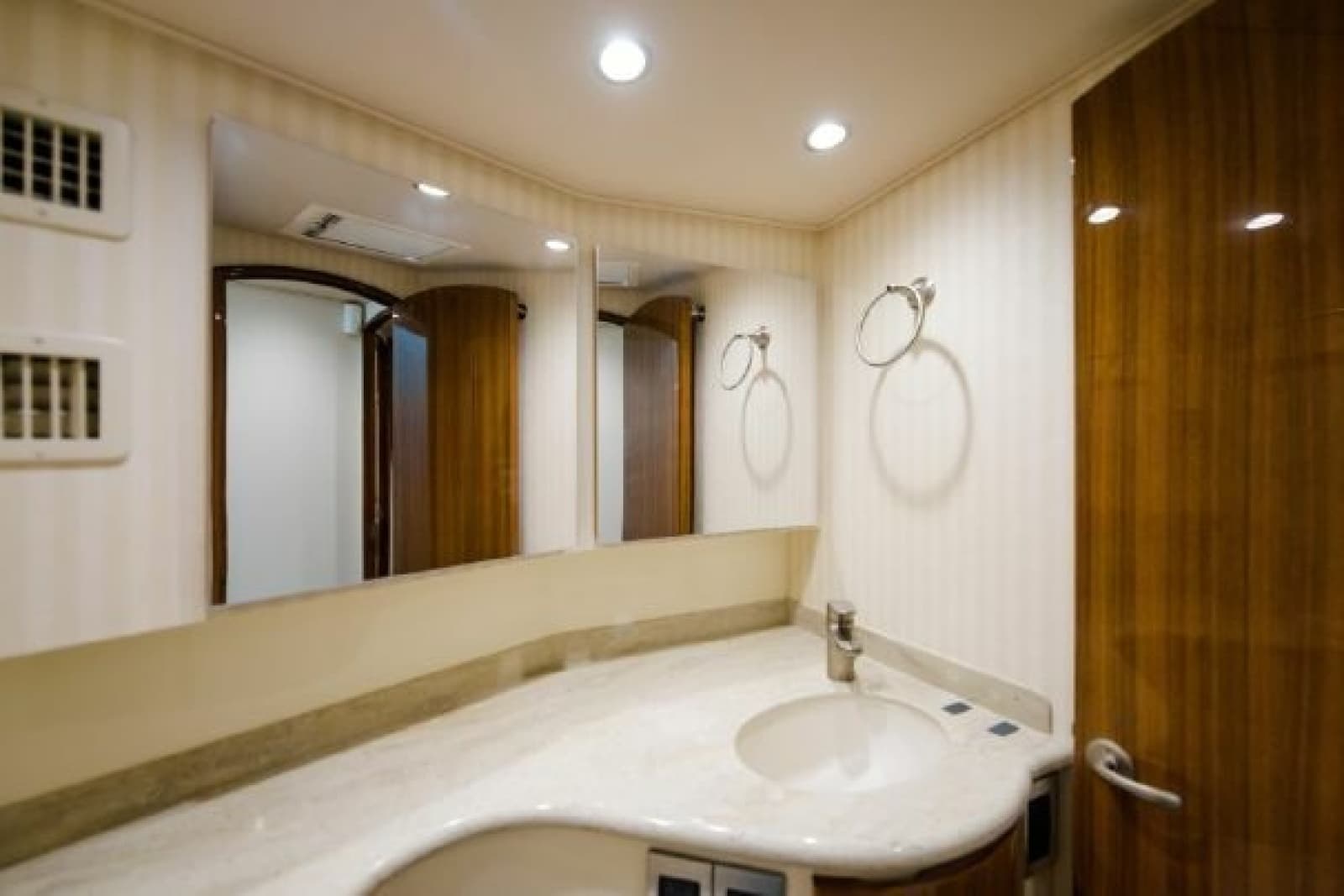2012 Viking Convertible - Photo 22