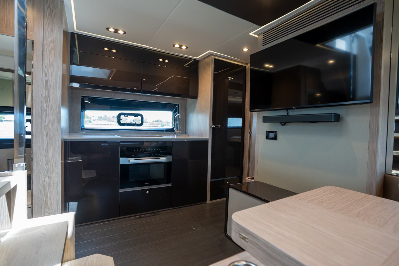 2025 Azimut ATLANTIS 51 - Photo 10