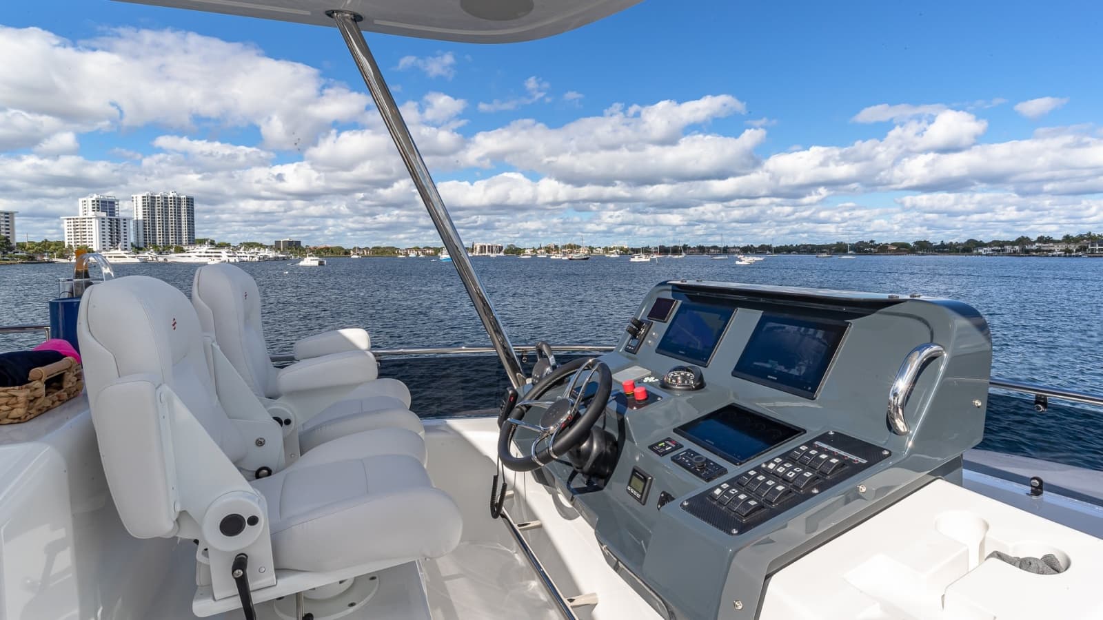 2023 Sirena Flybridge - Photo 31