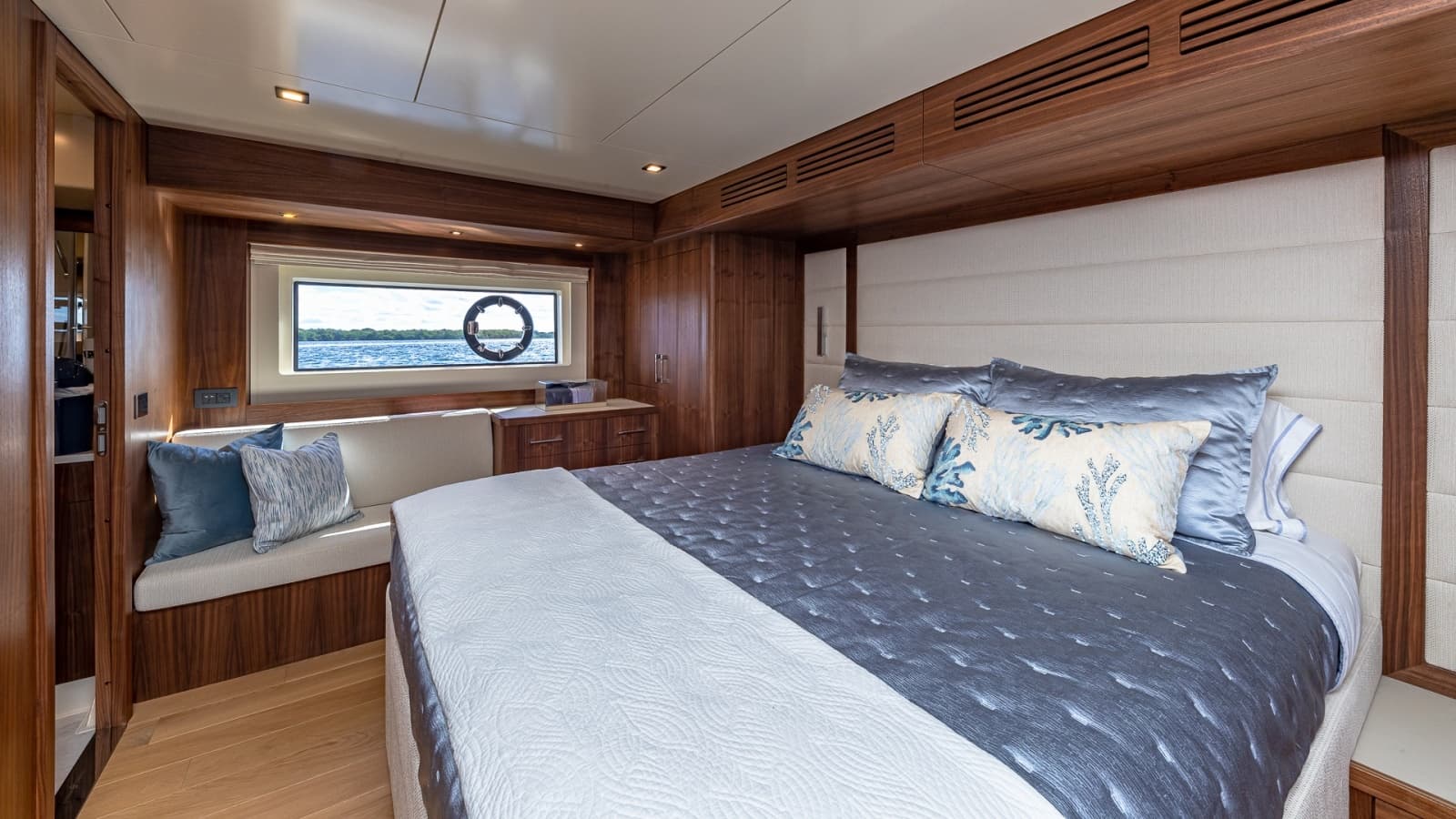 2023 Sirena Flybridge - Photo 45