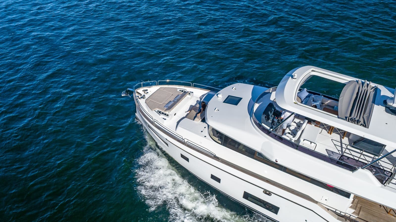 2023 Sirena Flybridge - Photo 10