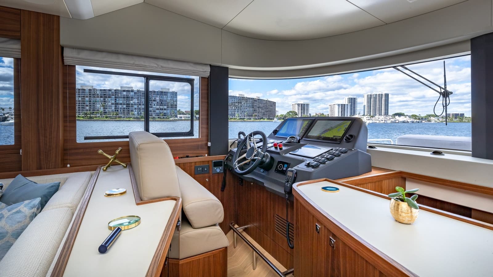 2023 Sirena Flybridge - Photo 37