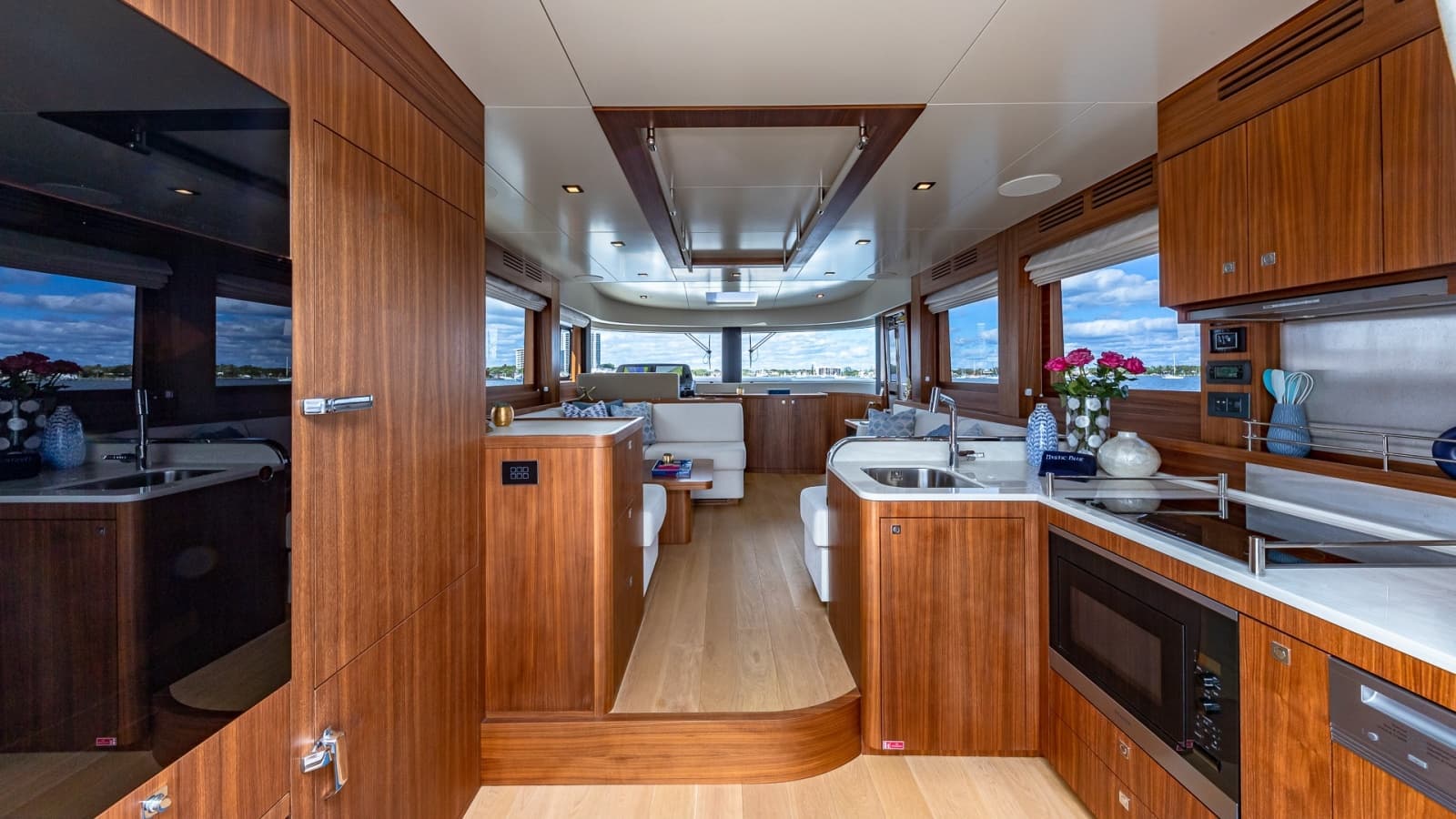 2023 Sirena Flybridge - Photo 32
