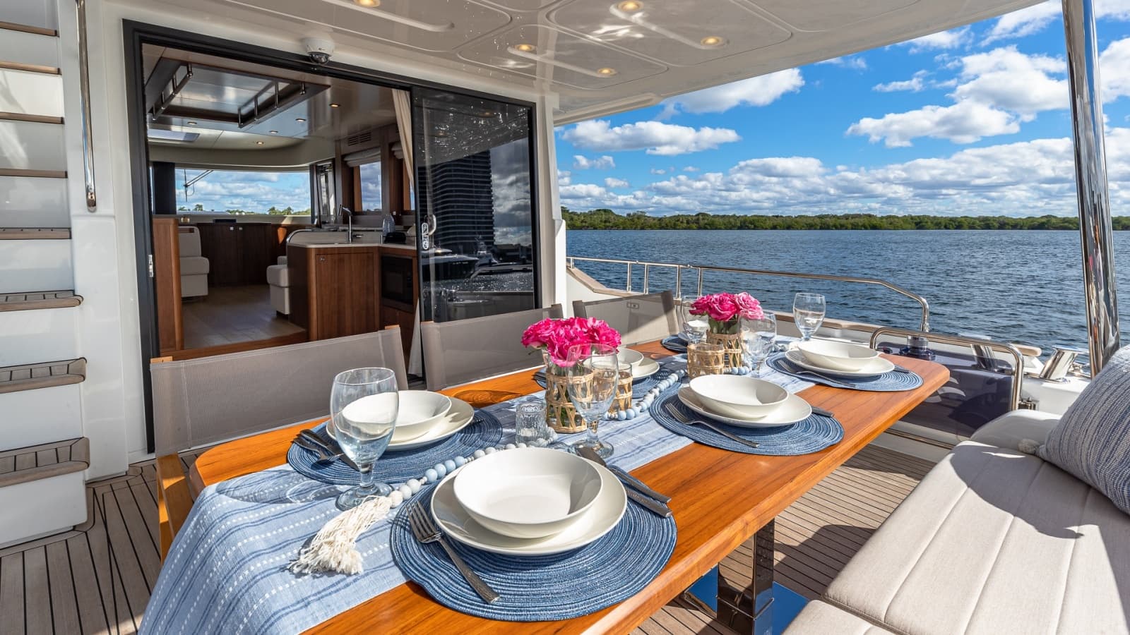 2023 Sirena Flybridge - Photo 13