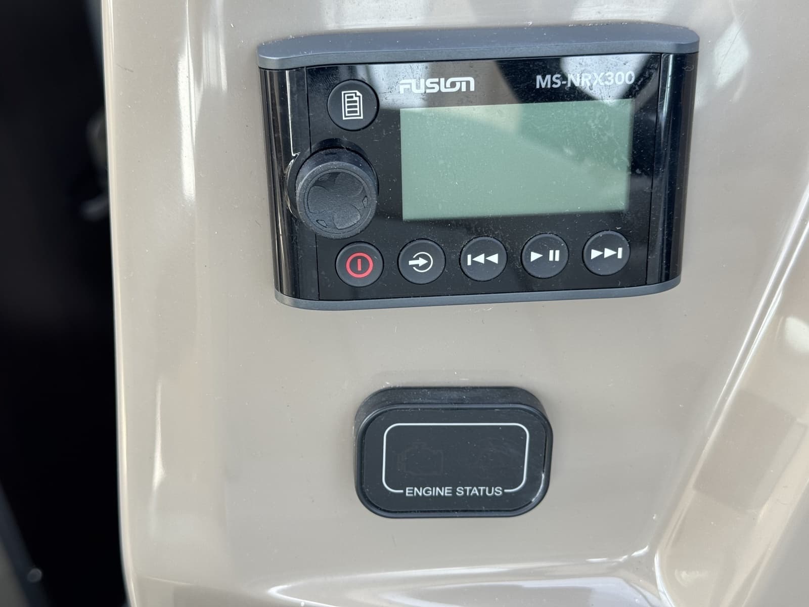 2018 Regal 28 Express - Photo 9