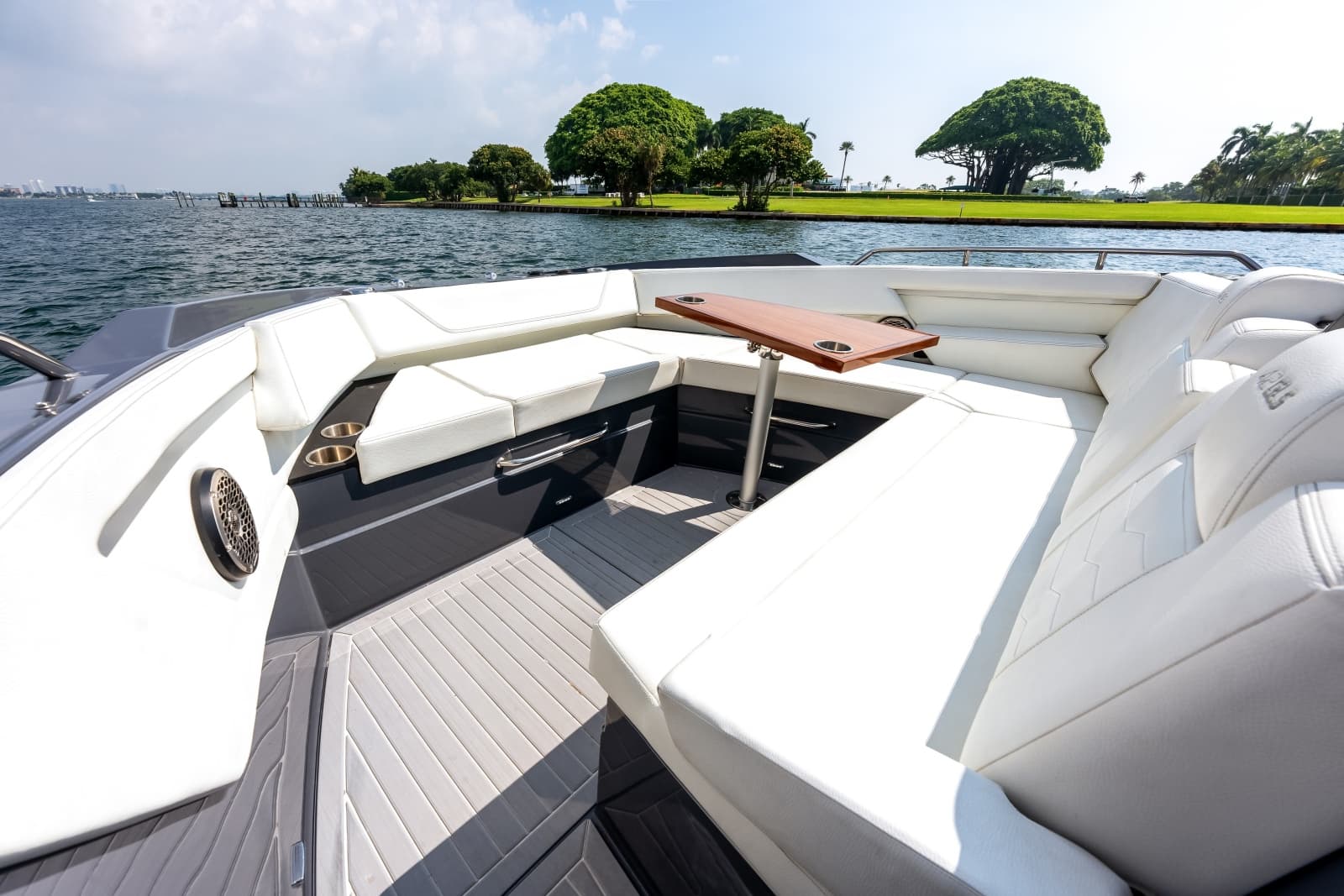 2023 Cruisers Yachts 42 GLS OB - Photo 38