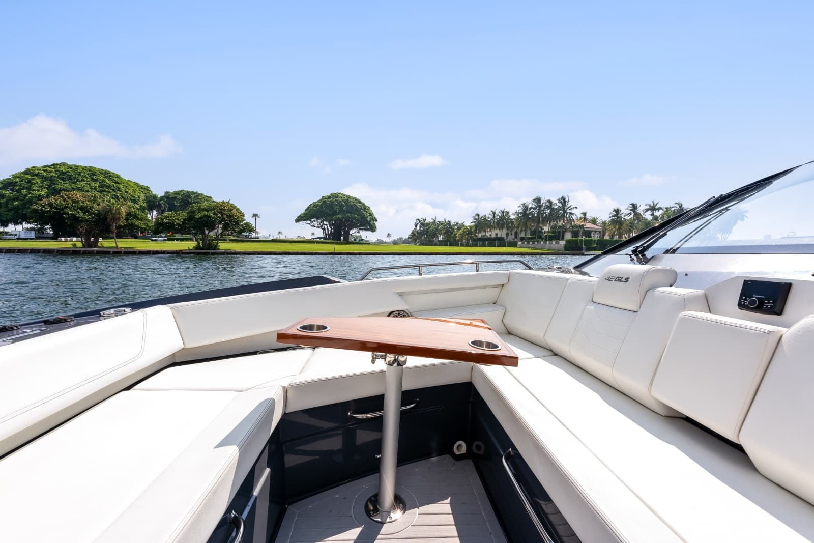 2023 Cruisers Yachts 42 GLS OB - Photo 37