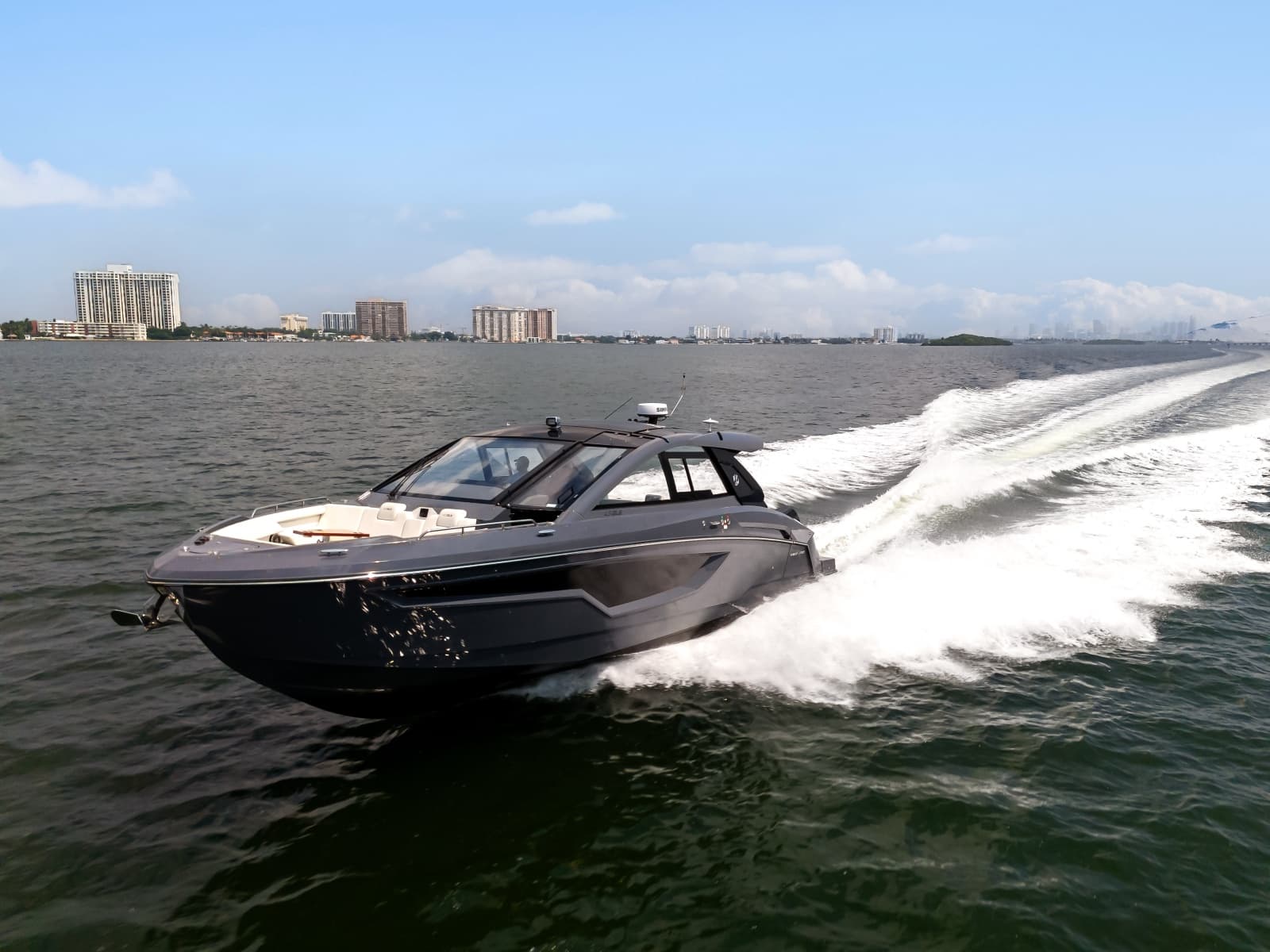 2023 Cruisers Yachts 42 GLS OB - Photo 9