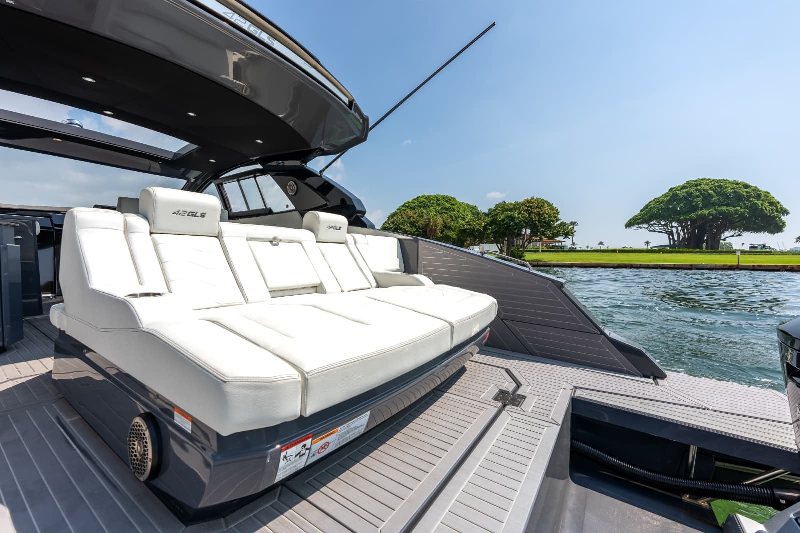 2023 Cruisers Yachts 42 GLS OB - Photo 28