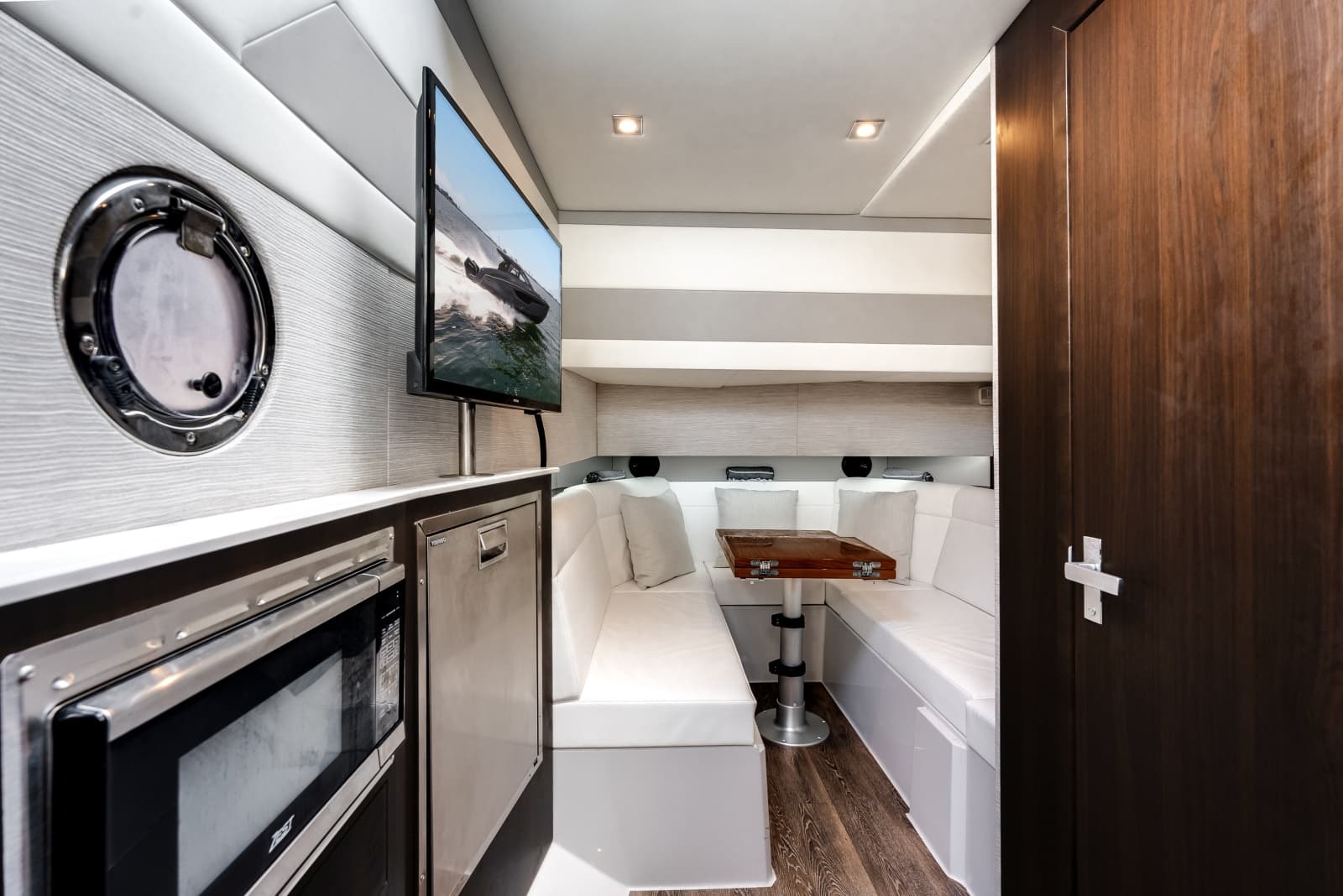 2023 Cruisers Yachts 42 GLS OB - Photo 40