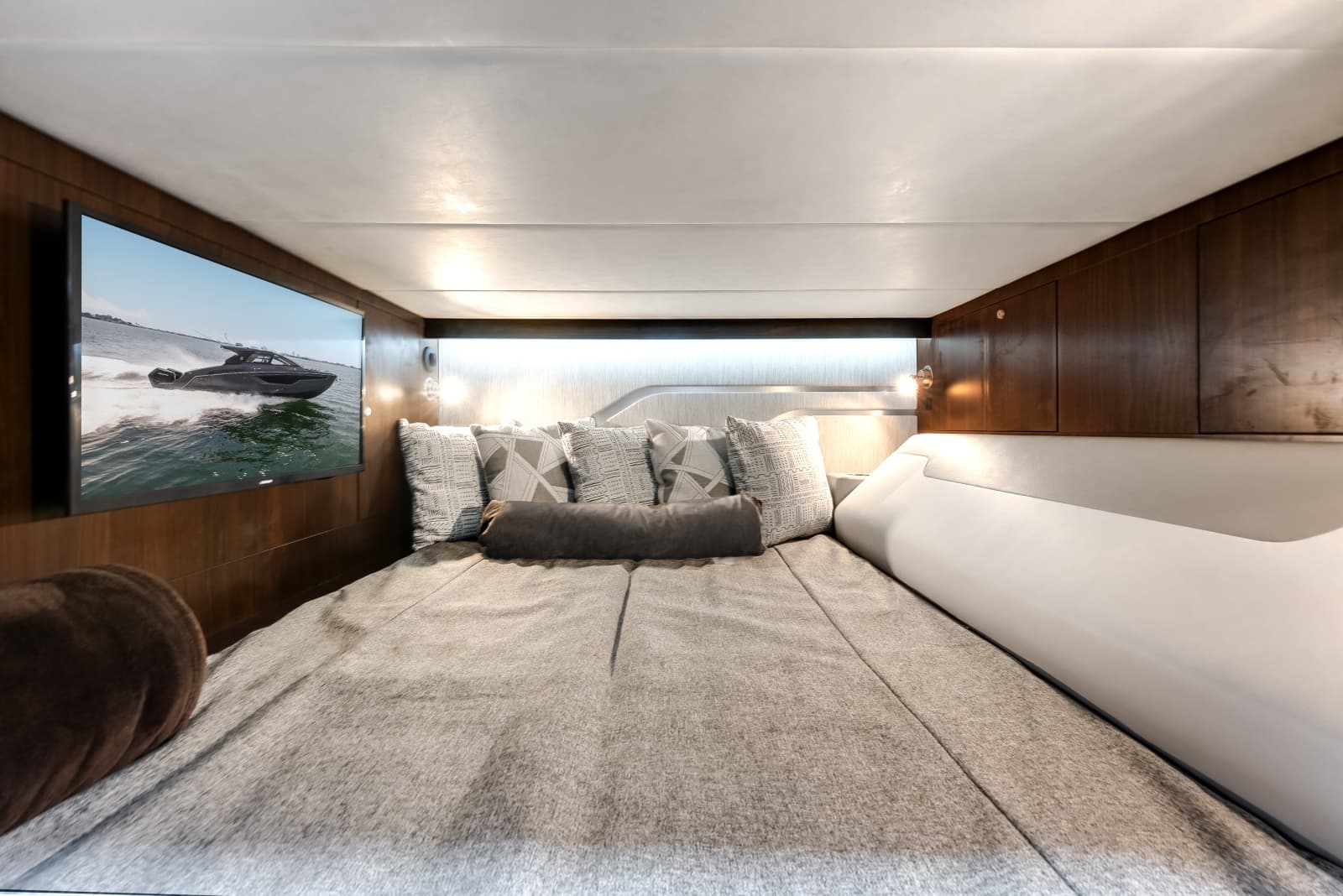 2023 Cruisers Yachts 42 GLS OB - Photo 46