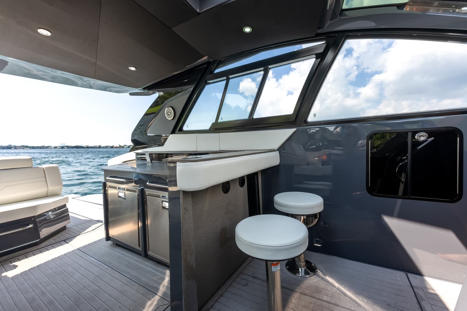 2023 Cruisers Yachts 42 GLS OB - Photo 29