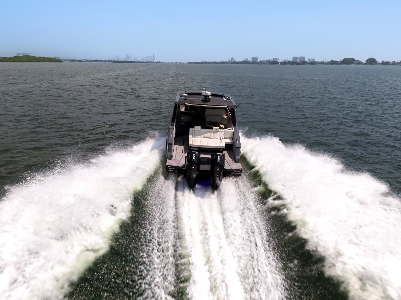 2023 Cruisers Yachts 42 GLS OB - Photo 6