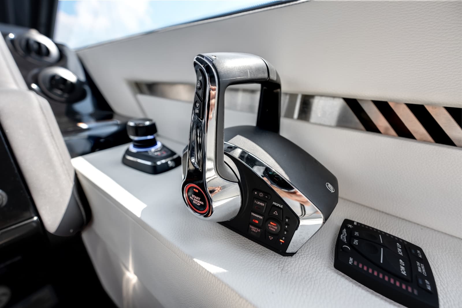 2023 Cruisers Yachts 42 GLS OB - Photo 15