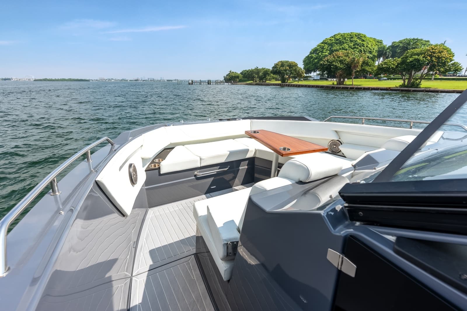 2023 Cruisers Yachts 42 GLS OB - Photo 34