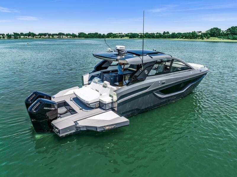 2023 Cruisers Yachts 42 GLS OB - Photo 2