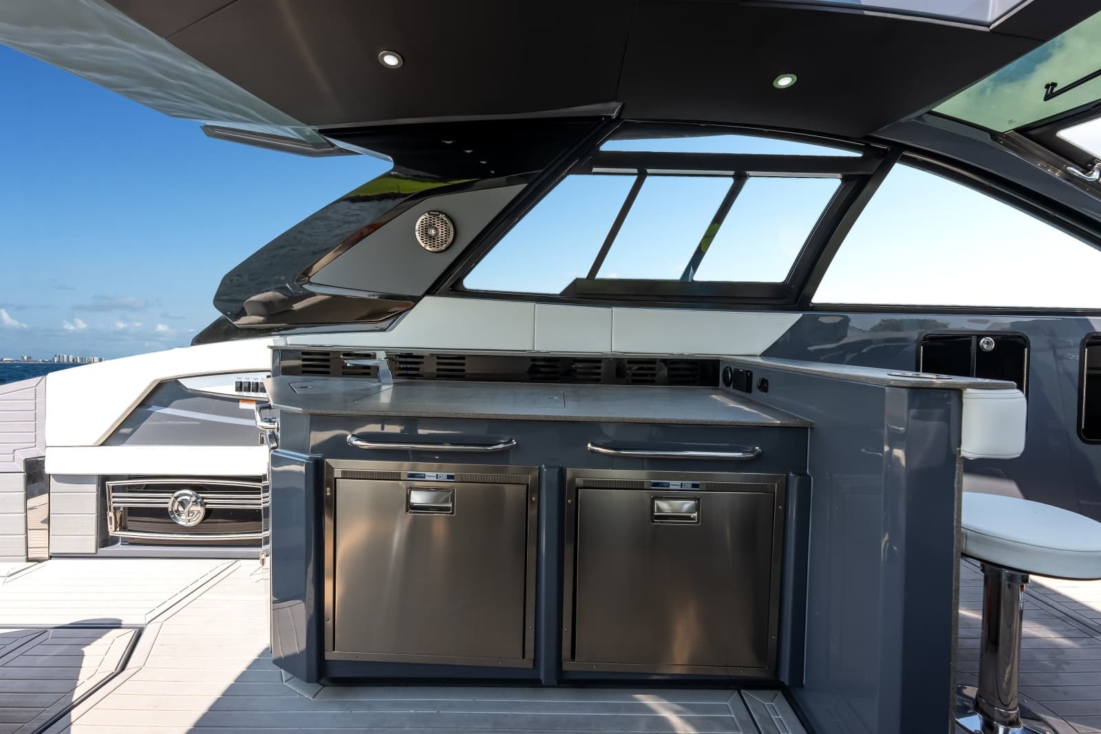 2023 Cruisers Yachts 42 GLS OB - Photo 23
