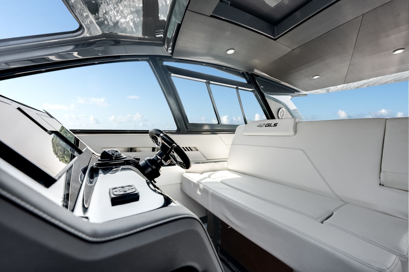 2023 Cruisers Yachts 42 GLS OB - Photo 19