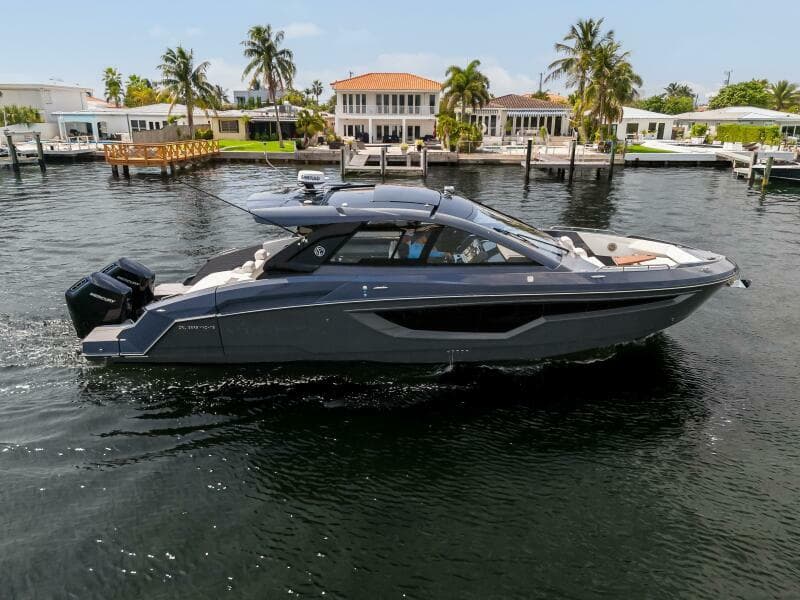 2023 Cruisers Yachts 42 GLS OB - Photo 8