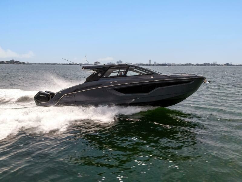 2023 Cruisers Yachts 42 GLS OB - Photo 18