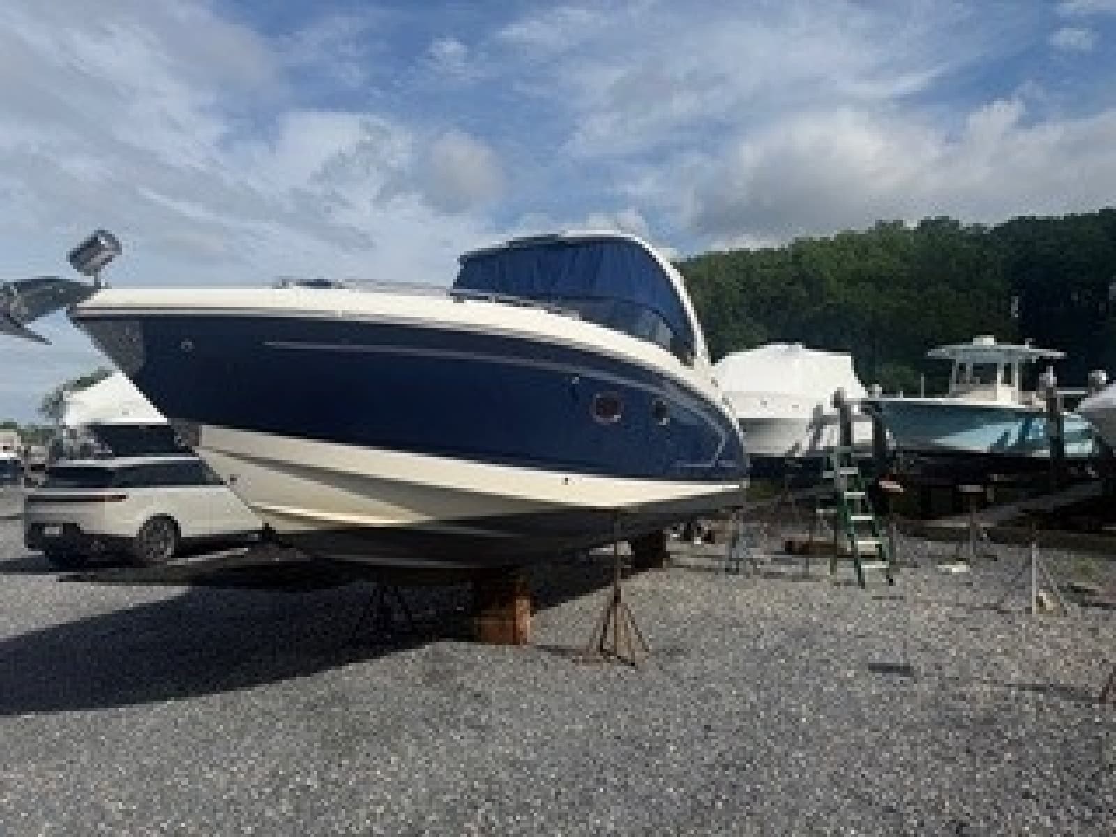 2013 Chaparral 327SSX - Photo 25