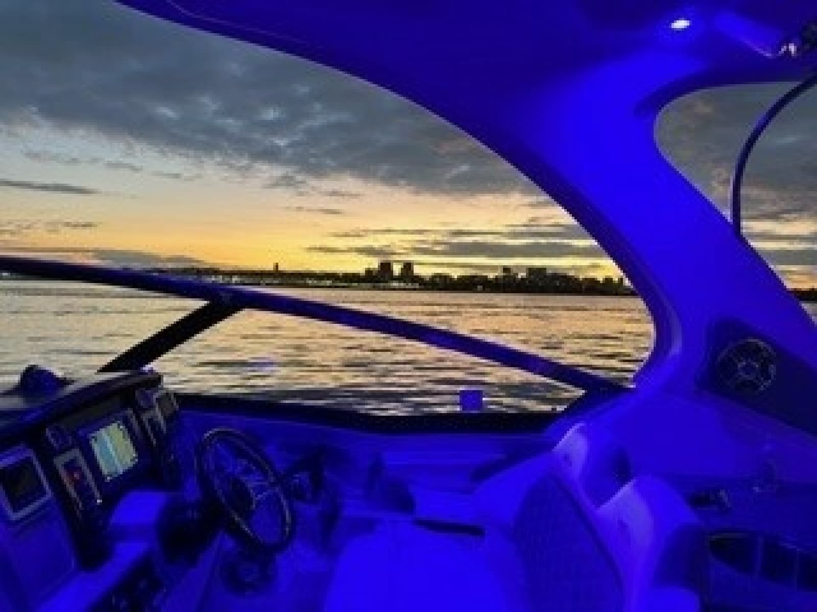 2013 Chaparral 327SSX - Photo 20