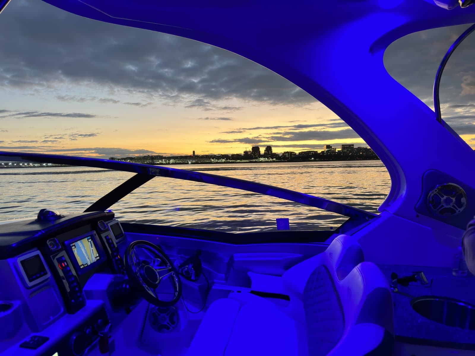 2013 Chaparral 327SSX - Photo 33