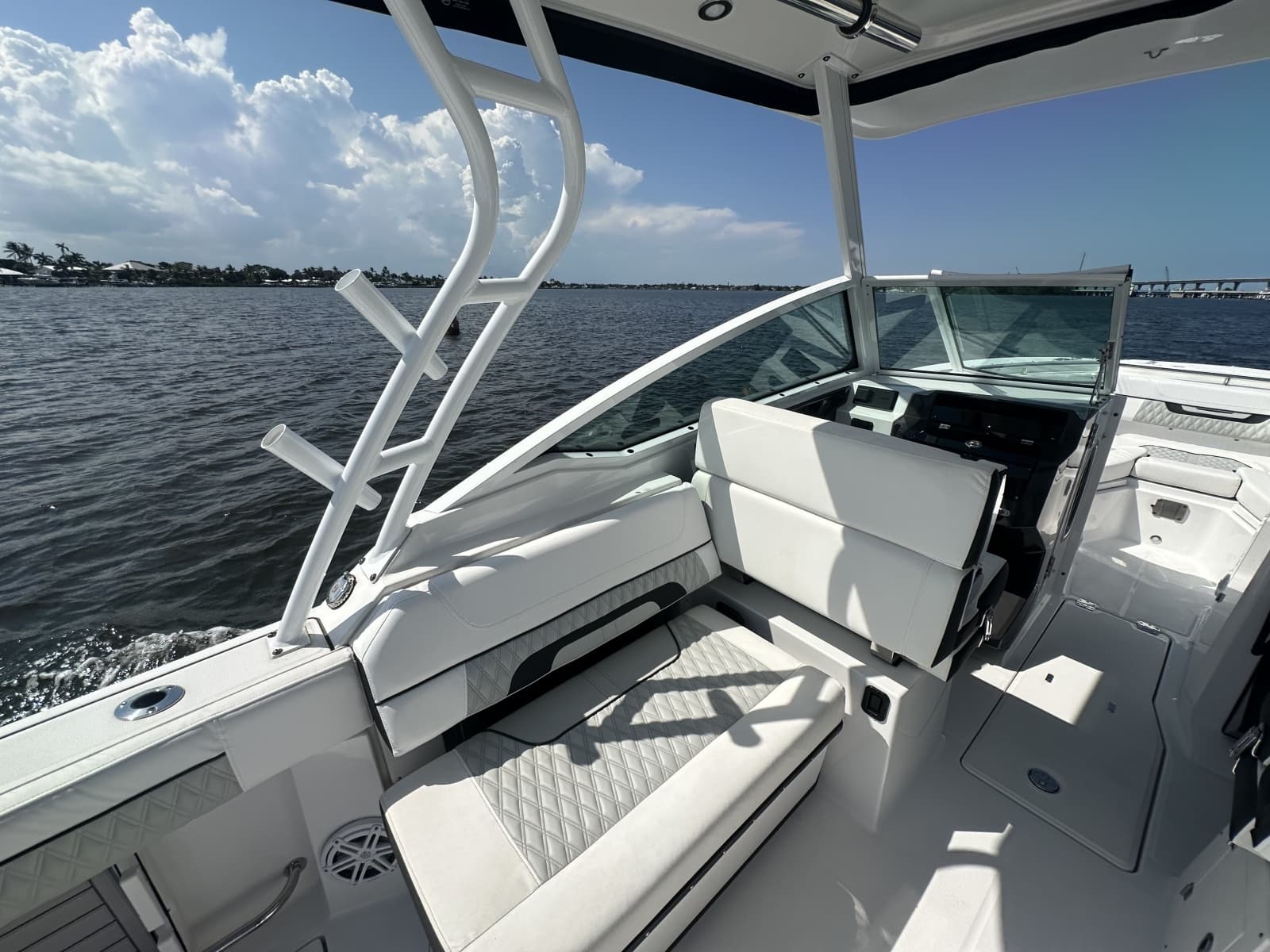 2024 Blackfin 272DC - Photo 15