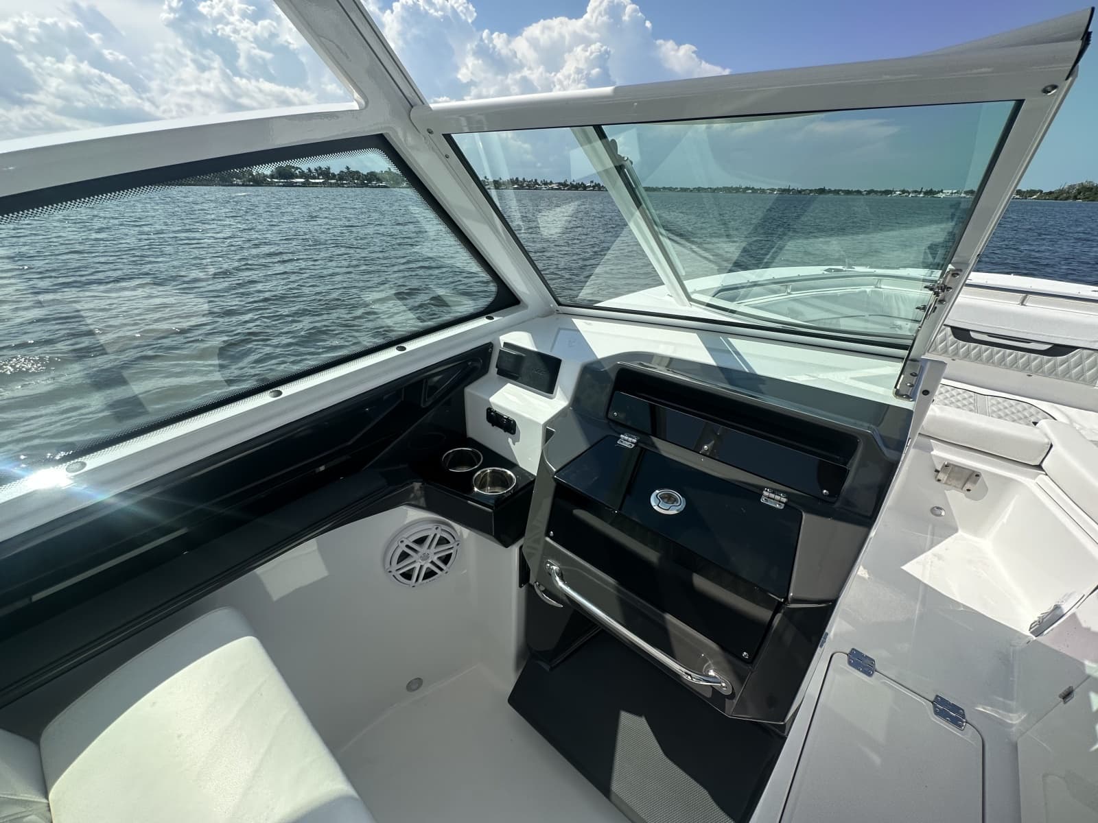 2024 Blackfin 272DC - Photo 20