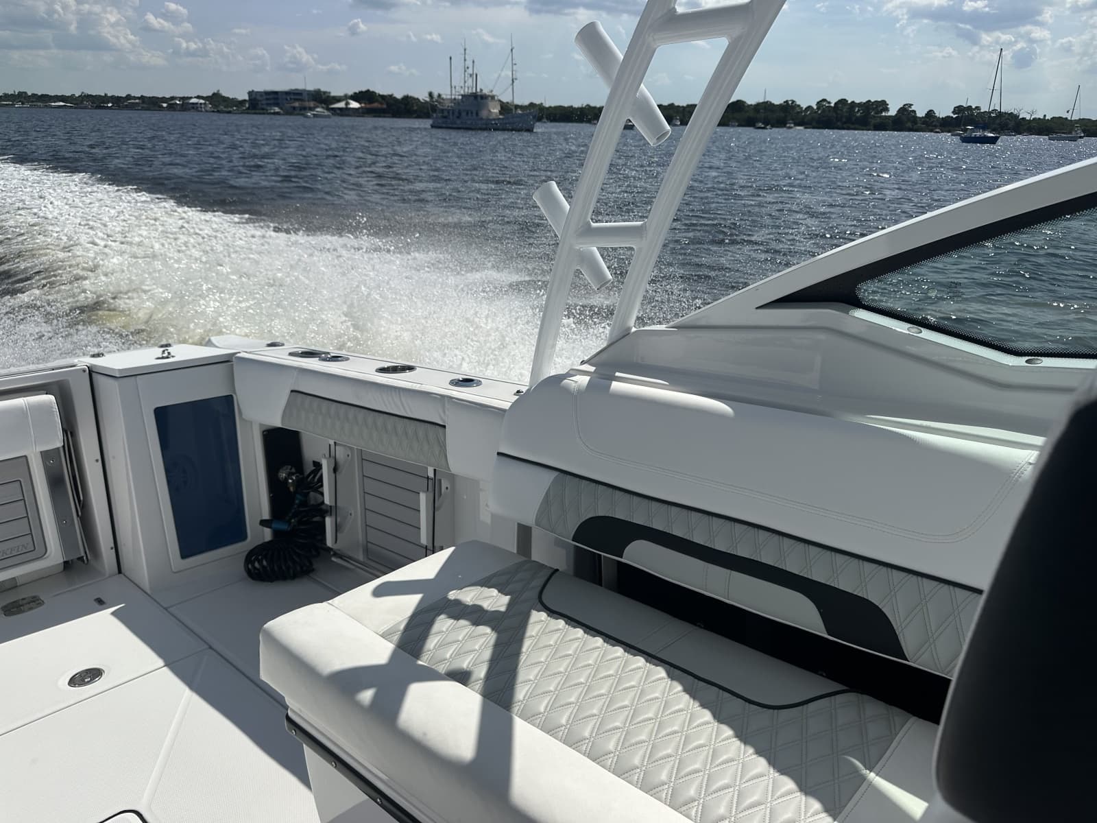 2024 Blackfin 272DC - Photo 10