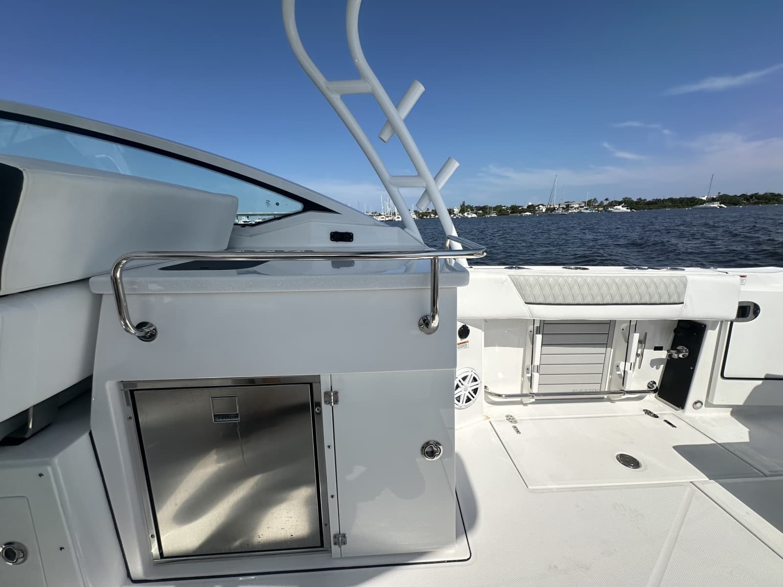 2024 Blackfin 272DC - Photo 12