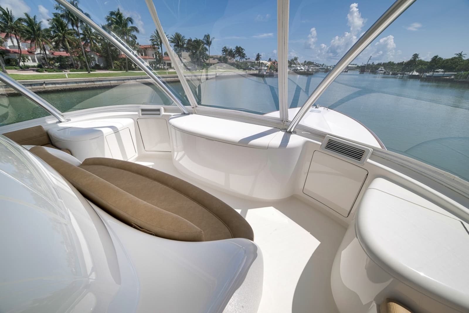 2017 Viking 62 Convertible - Photo 39