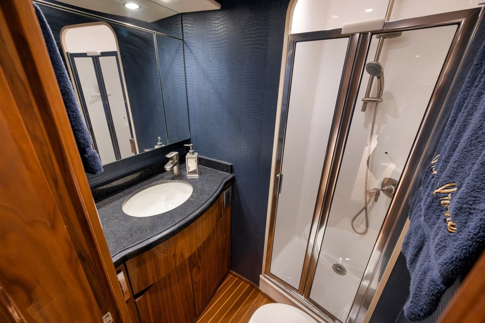 2017 Viking 62 Convertible - Photo 55