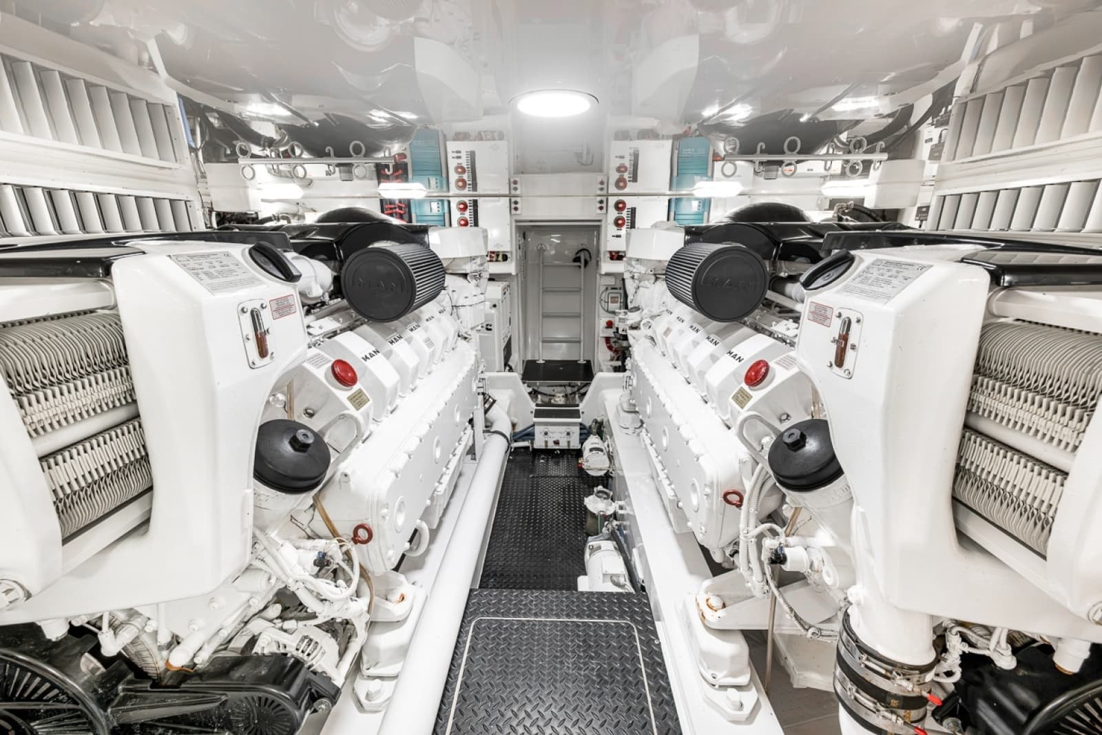 2017 Viking 62 Convertible - Photo 61