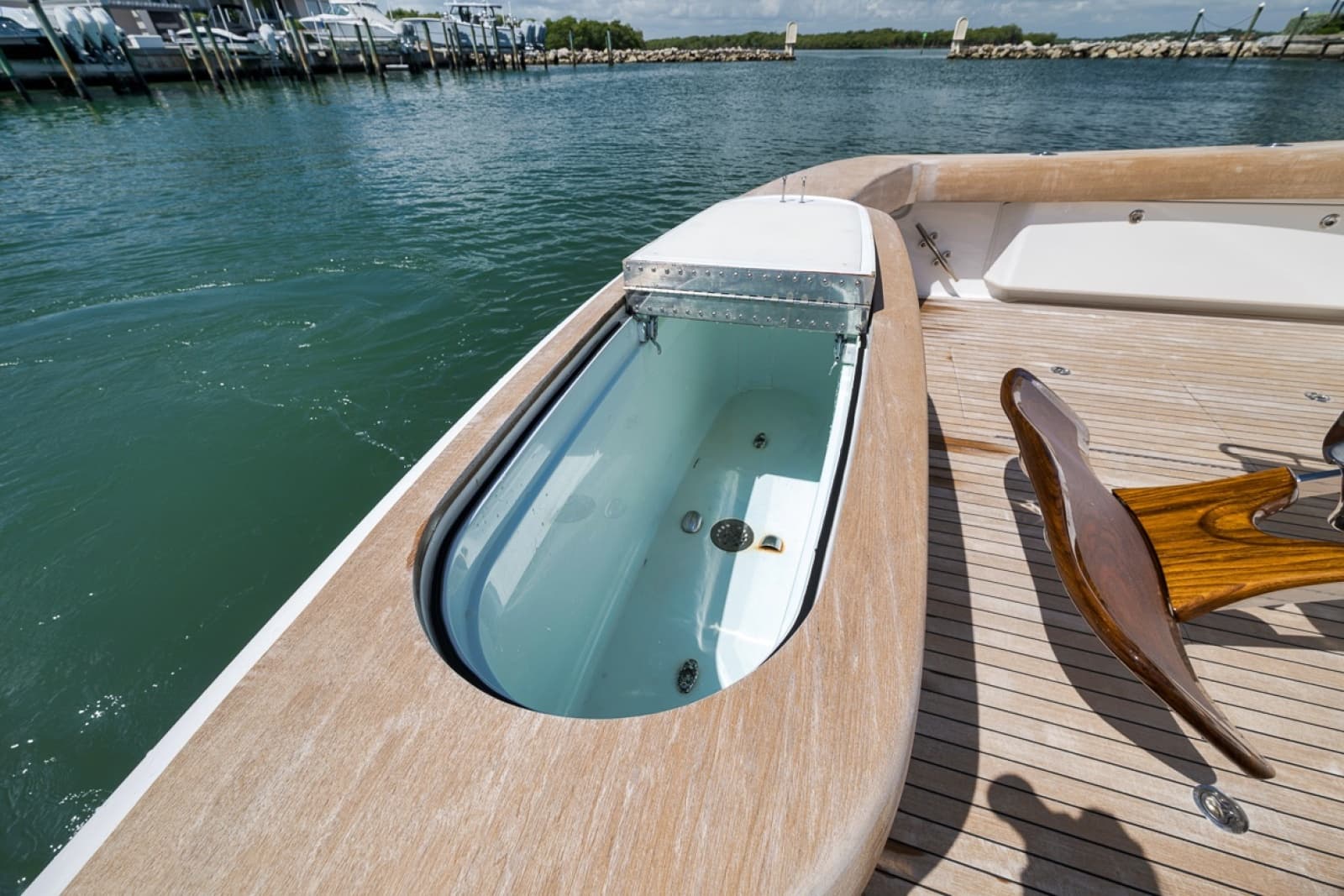 2017 Viking 62 Convertible - Photo 26