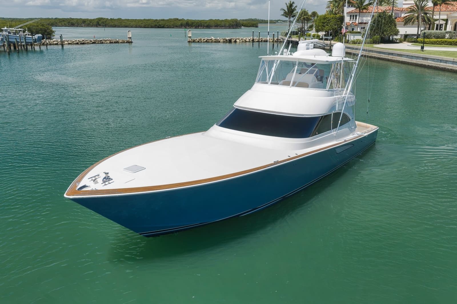 2017 Viking 62 Convertible - Photo 6