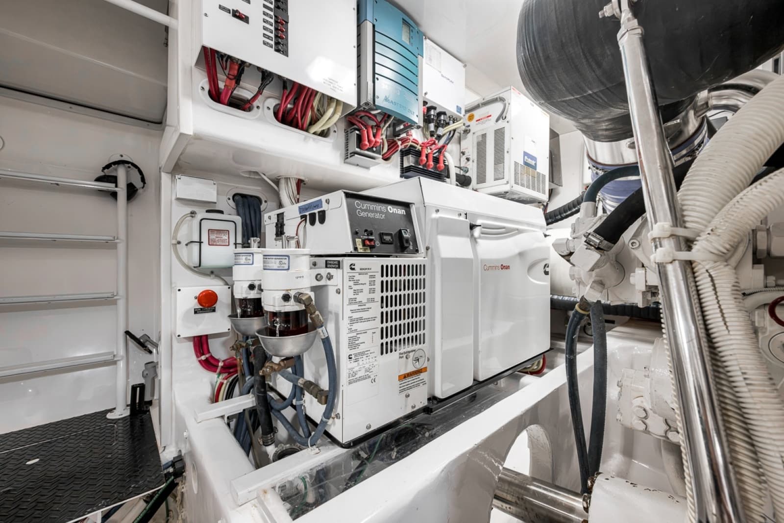 2017 Viking 62 Convertible - Photo 68
