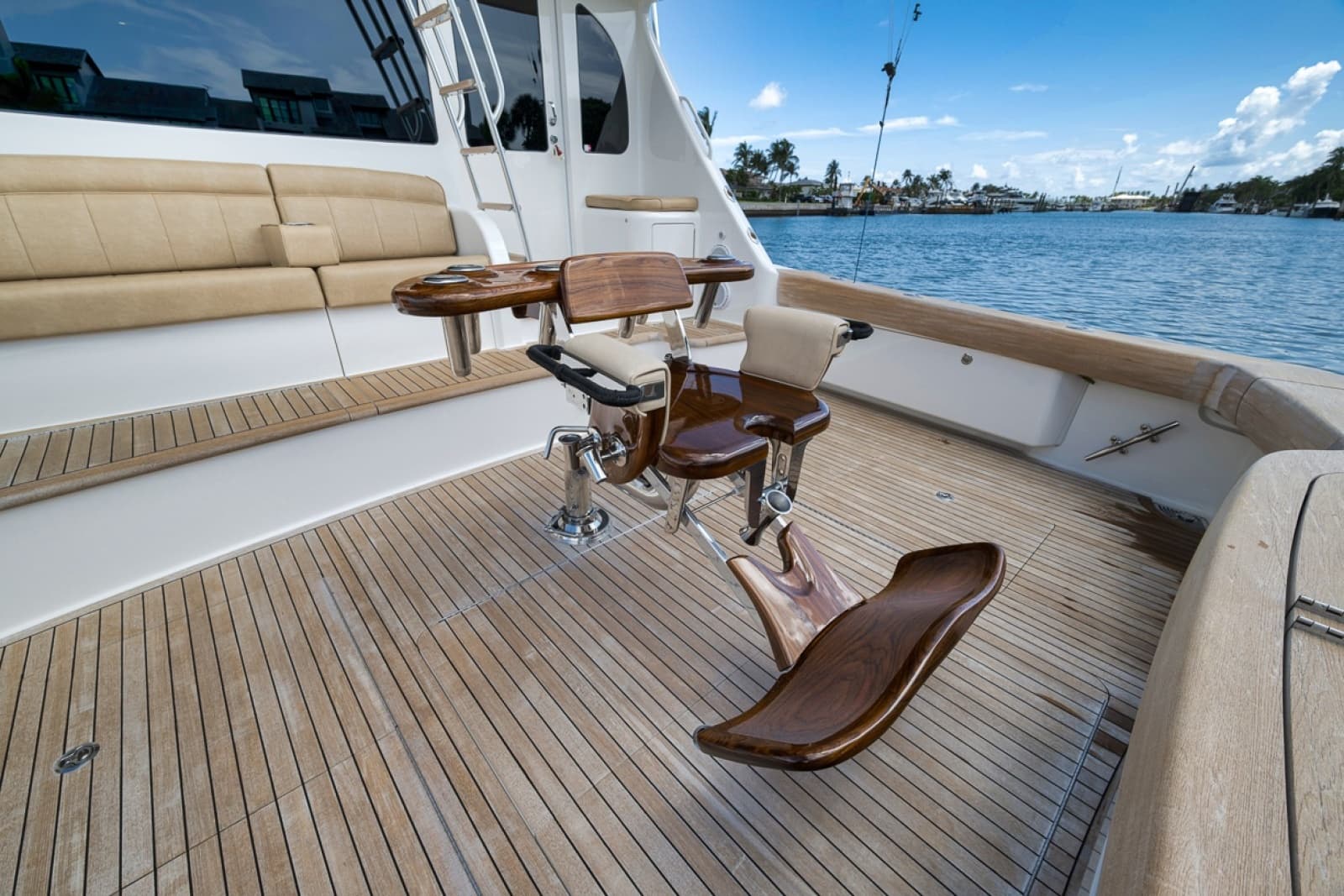 2017 Viking 62 Convertible - Photo 23