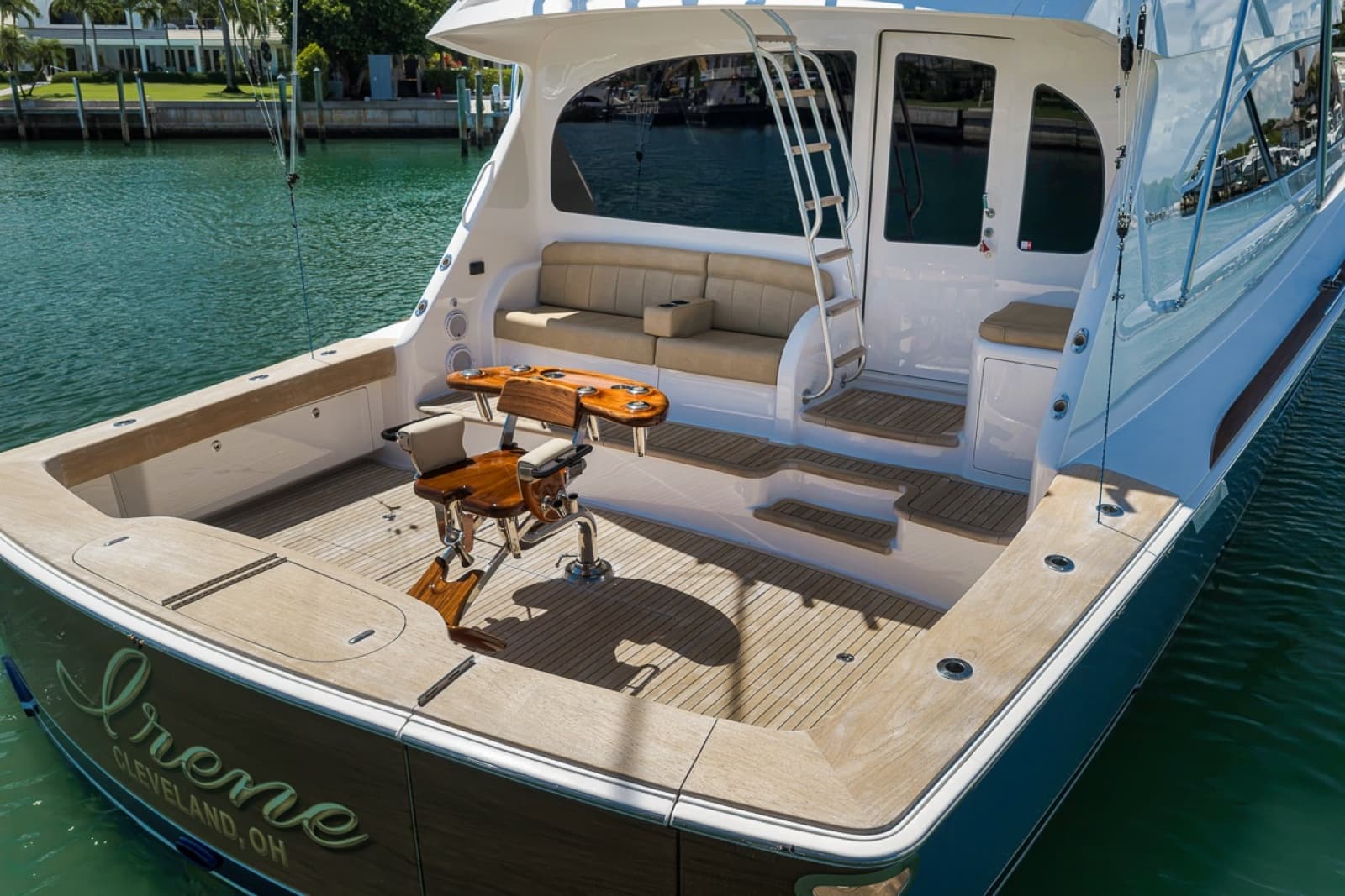 2017 Viking 62 Convertible - Photo 7