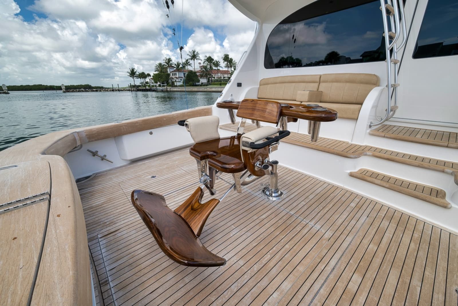 2017 Viking 62 Convertible - Photo 24