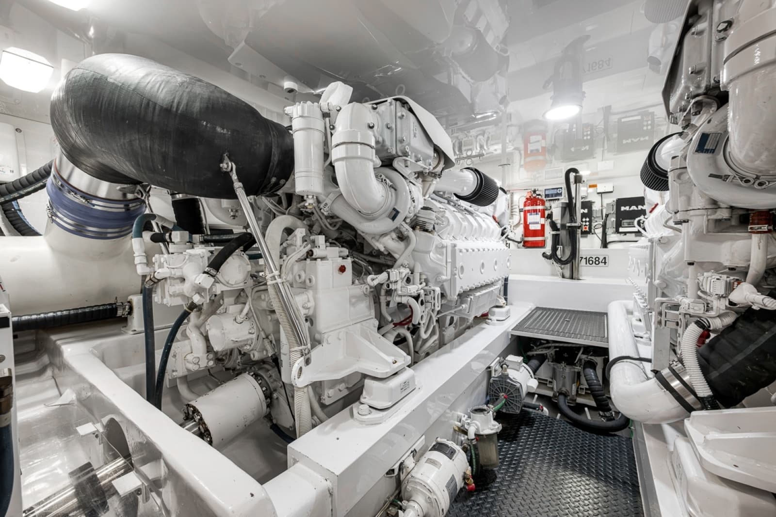 2017 Viking 62 Convertible - Photo 70