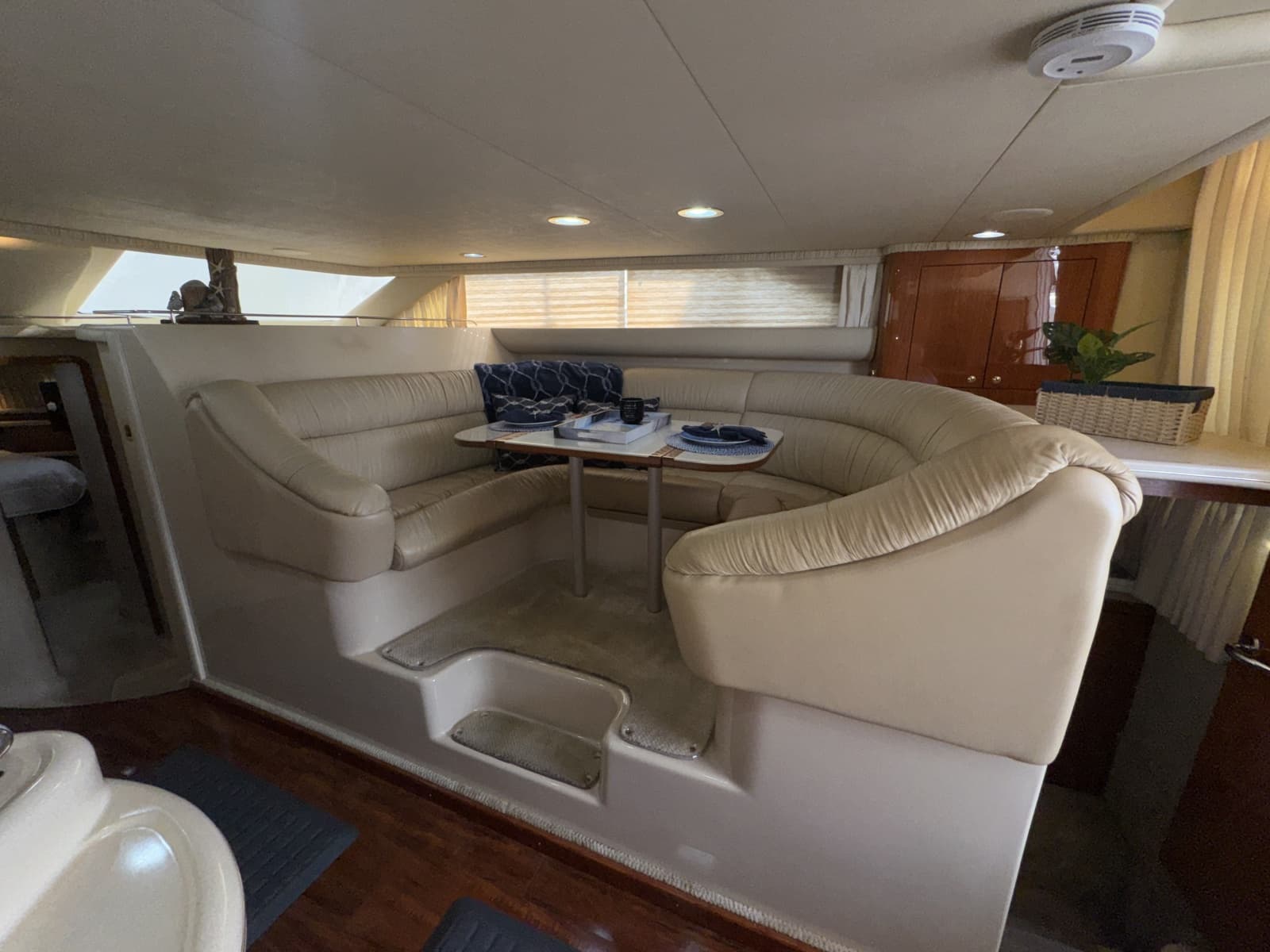 2001 Sea Ray 450 Express Bridge - Photo 18