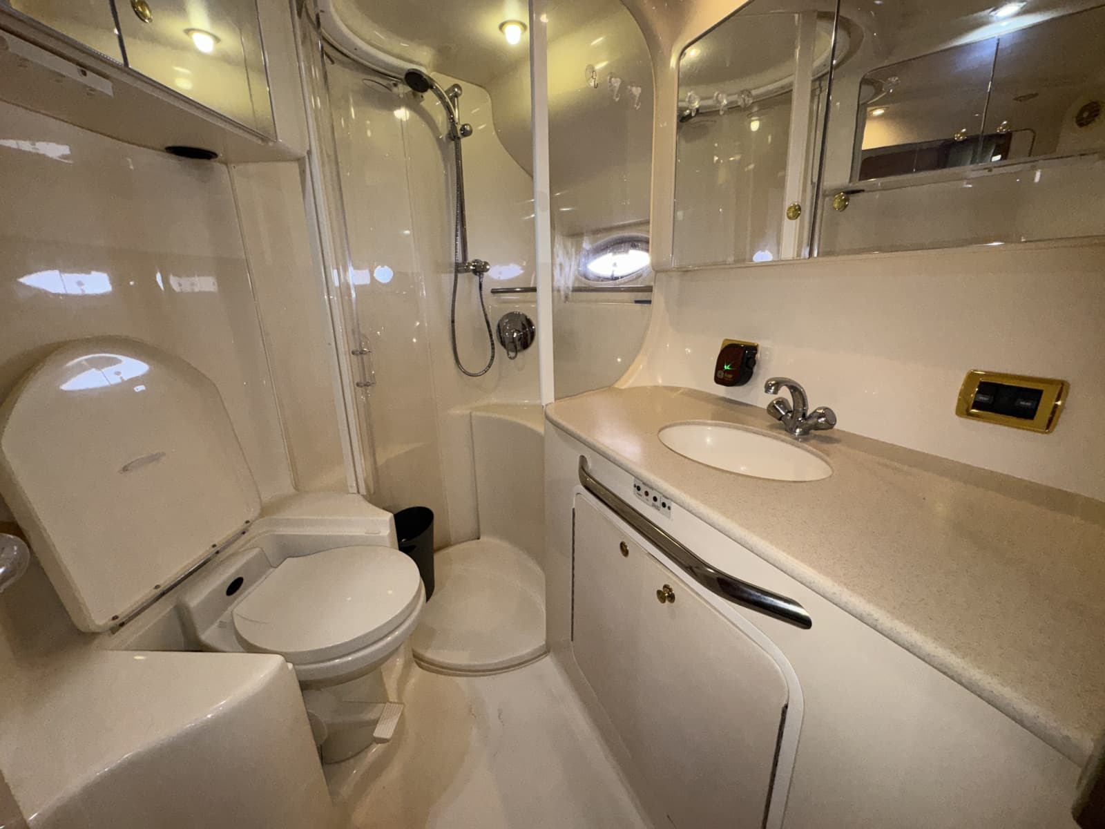 2001 Sea Ray 450 Express Bridge - Photo 22