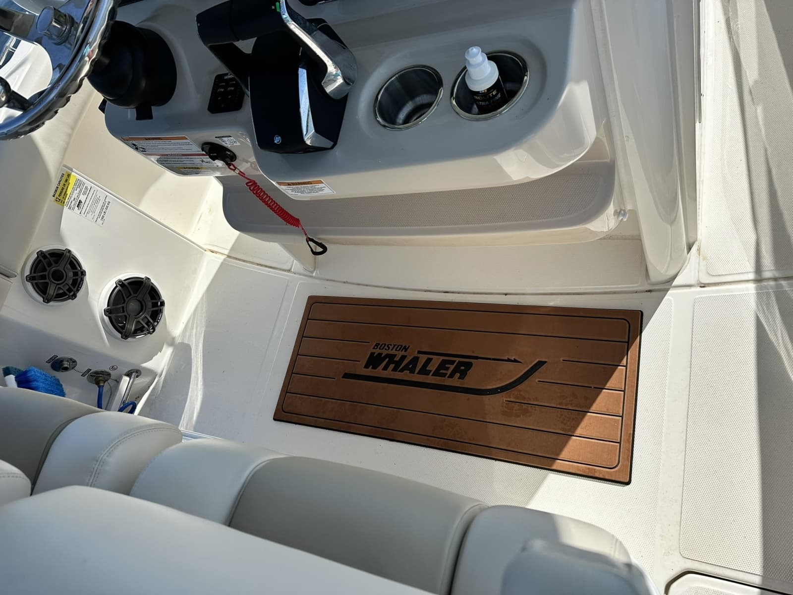 2024 Boston Whaler 250 Outrage - Photo 14