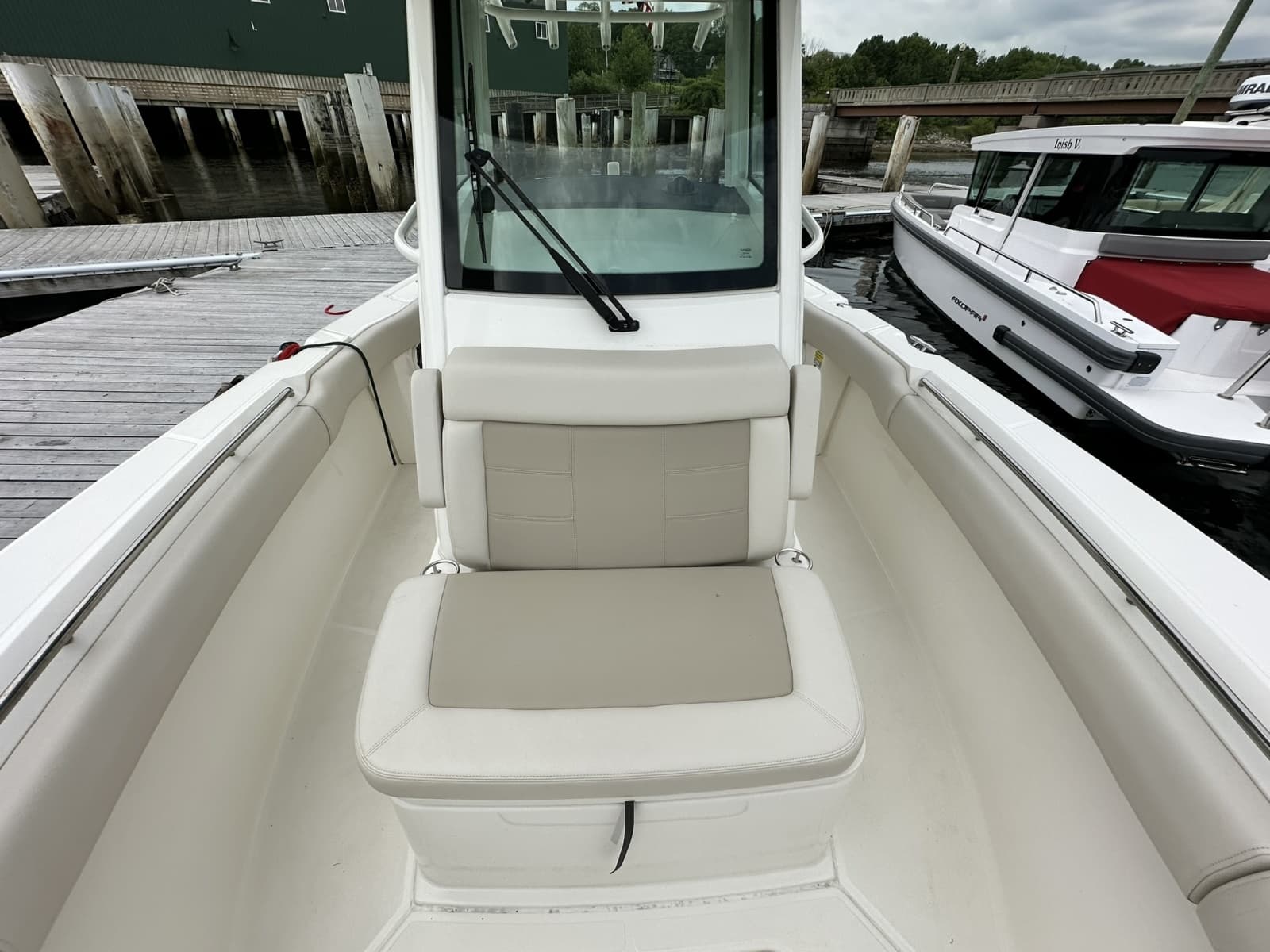 2024 Boston Whaler 250 Outrage - Photo 18