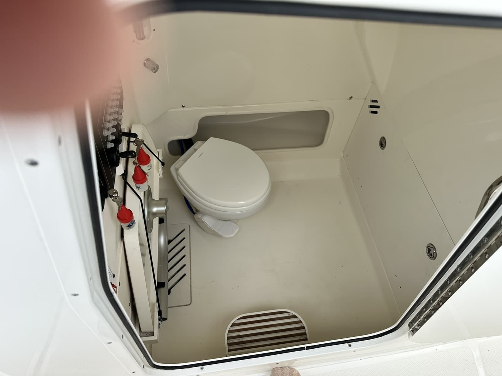 2024 Boston Whaler 250 Outrage - Photo 16