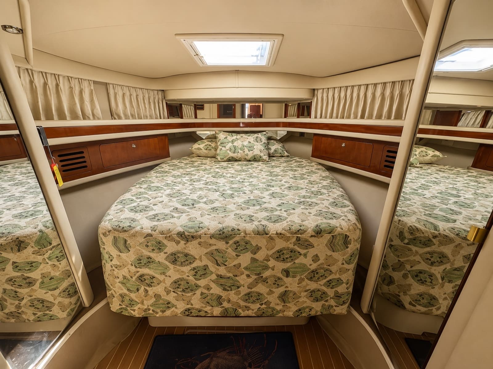 2003 Sea Ray 450 Express Bridge - Photo 16